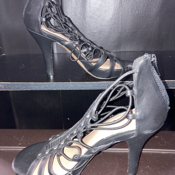 Torrid 8.5 heels - Picture 3 of 3